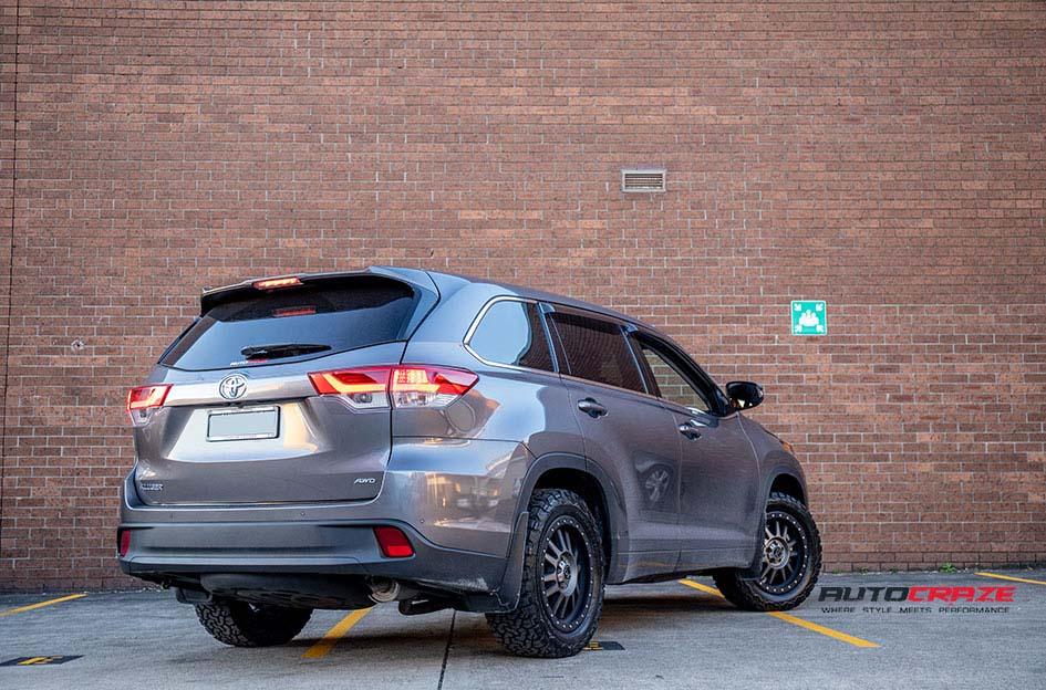 TOYOTA-KLUGER-TANAY-MATTE-BLACK-MACHINED-FACE-WITH-DARK-MATTE-TINT